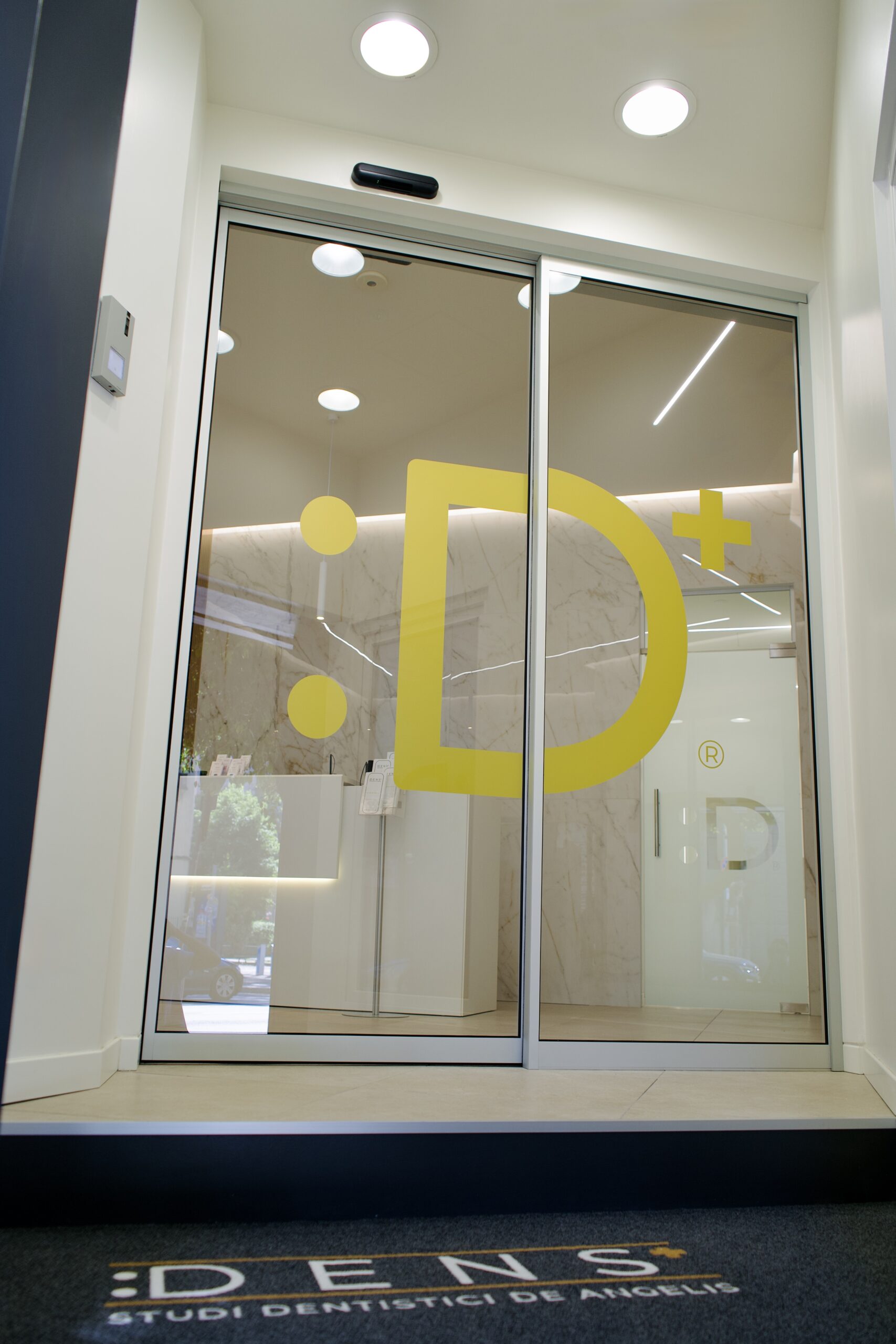 DENS Como: ingresso